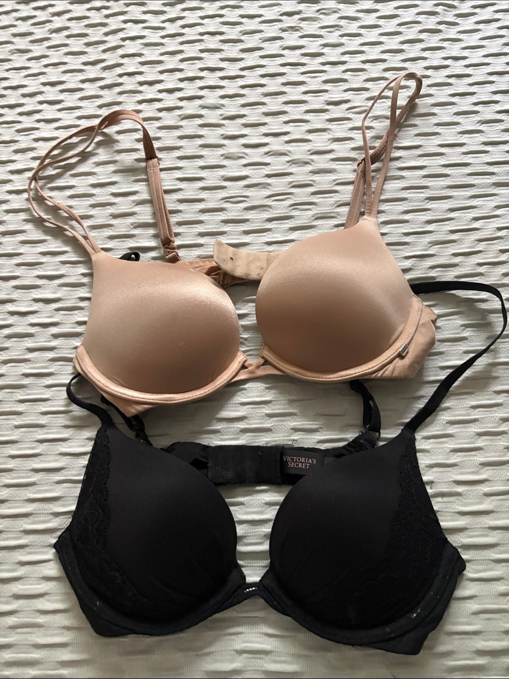 Victoria's Secret Nude & Black Push-Up Bra 32B